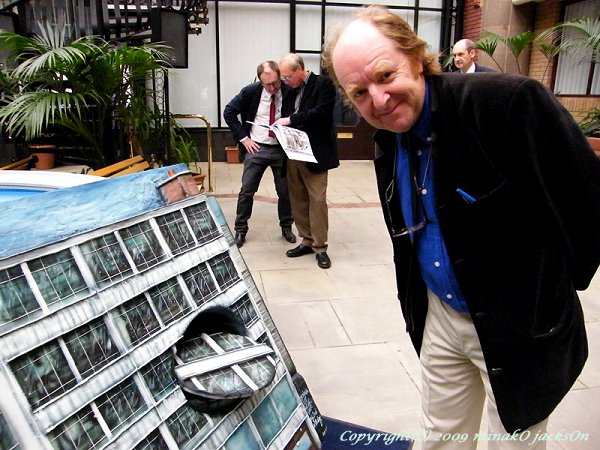 Richard Wilson and 'Turning The Place Over' cake